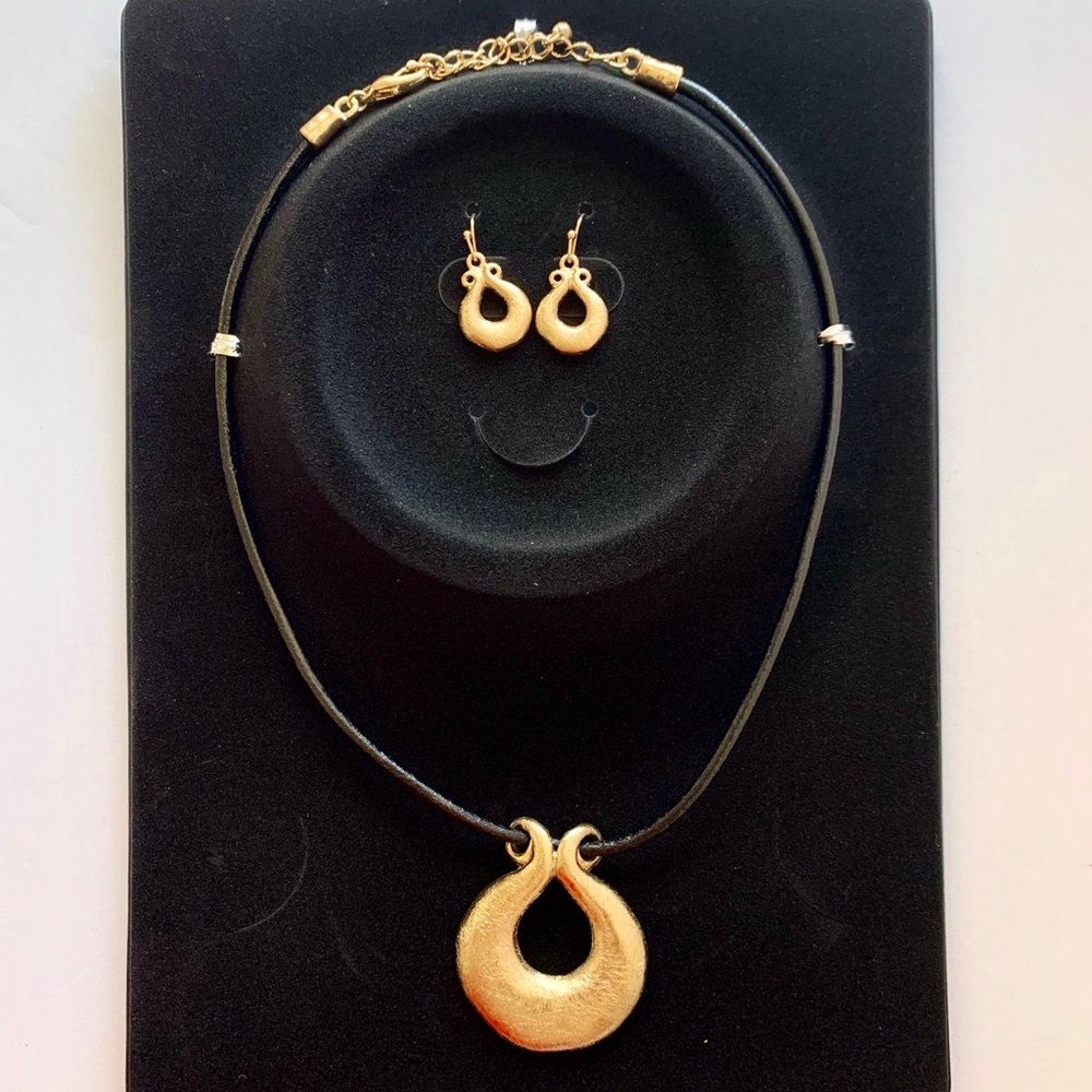 Choker set **2 for $20**